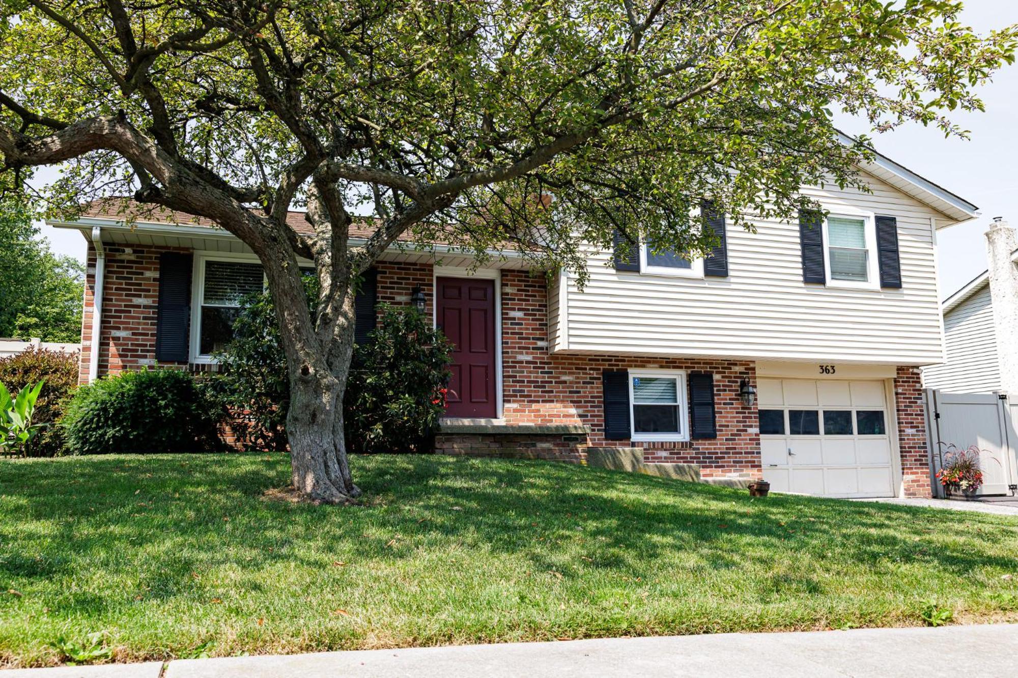 The Cooper Home, Dogs Welcome! Ephrata